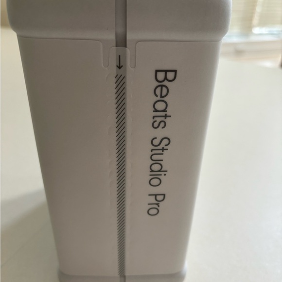 Beats Studio Pro - Picture 3 of 4